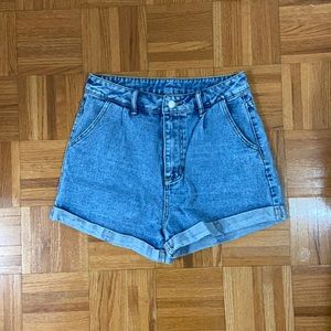 BRAND NEW High waisted jean shorts